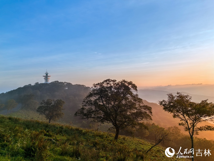 紅日、群山、薄霧、云海……通化縣四方山的日出盛景你見過嗎？【11】